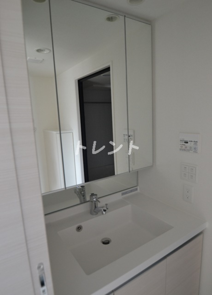 コンフォリア東新宿ステーションフロント-1102