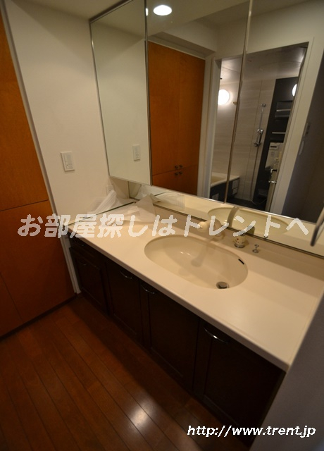 グローリオ御苑内藤町-901