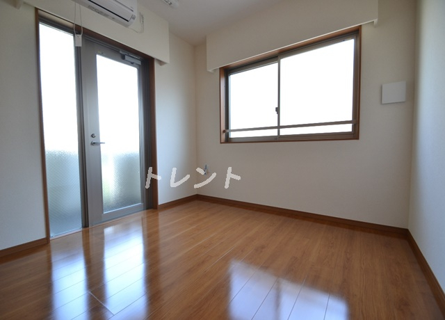 モンシャトー代々木-301