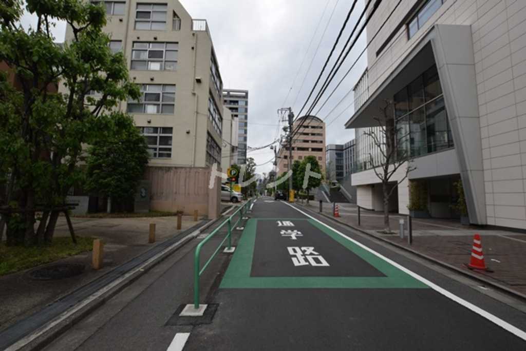 ミレニアムガーデンコート-301