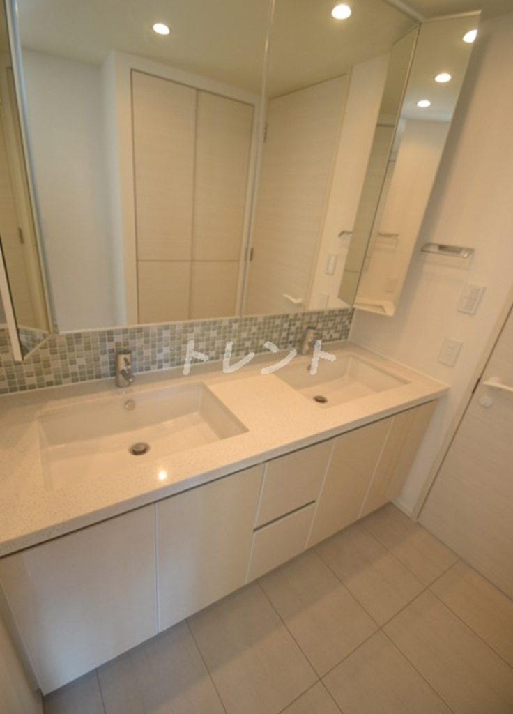 コンフォリア新宿イーストサイドタワー-1628