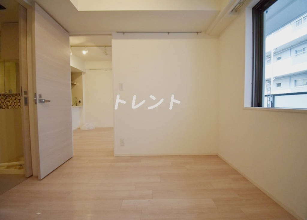 ワンルーフフラット月島-704