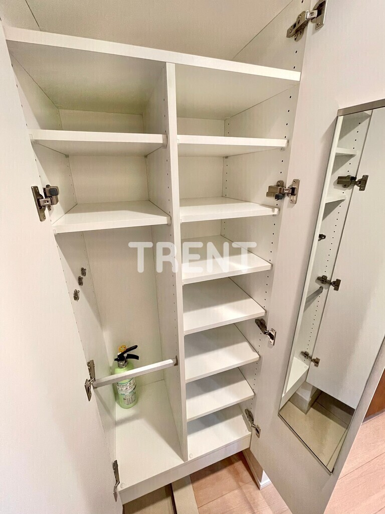 パークキューブ西新宿-702