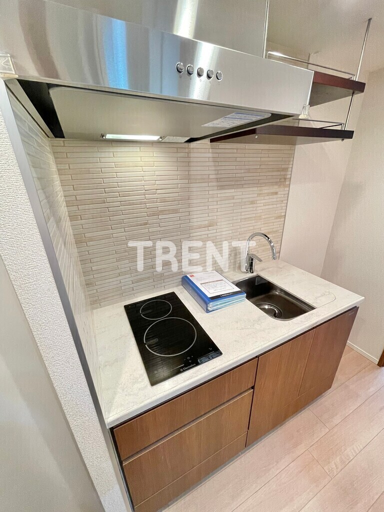 パークキューブ西新宿-702