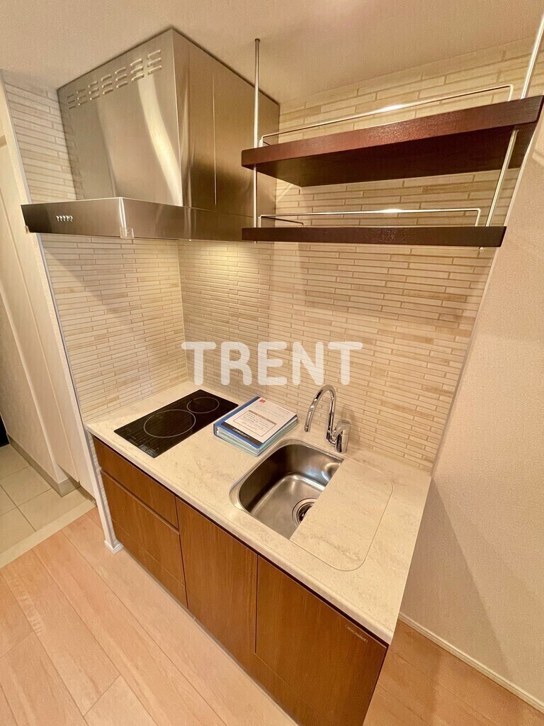 パークキューブ西新宿-702