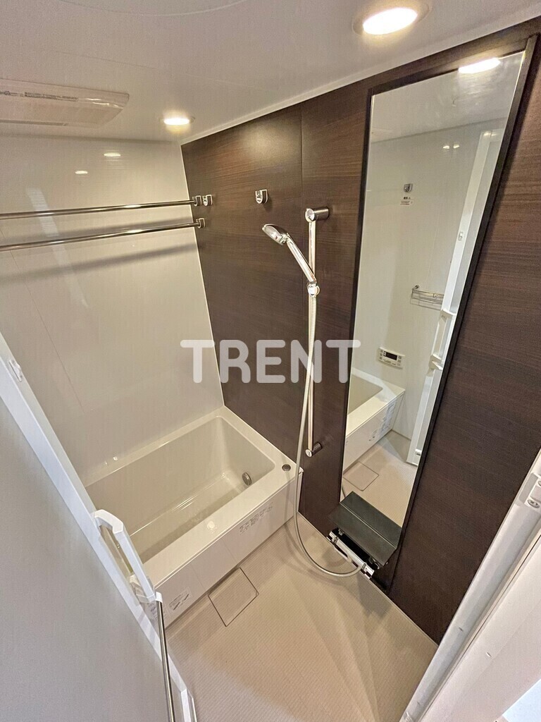 パークキューブ西新宿-702