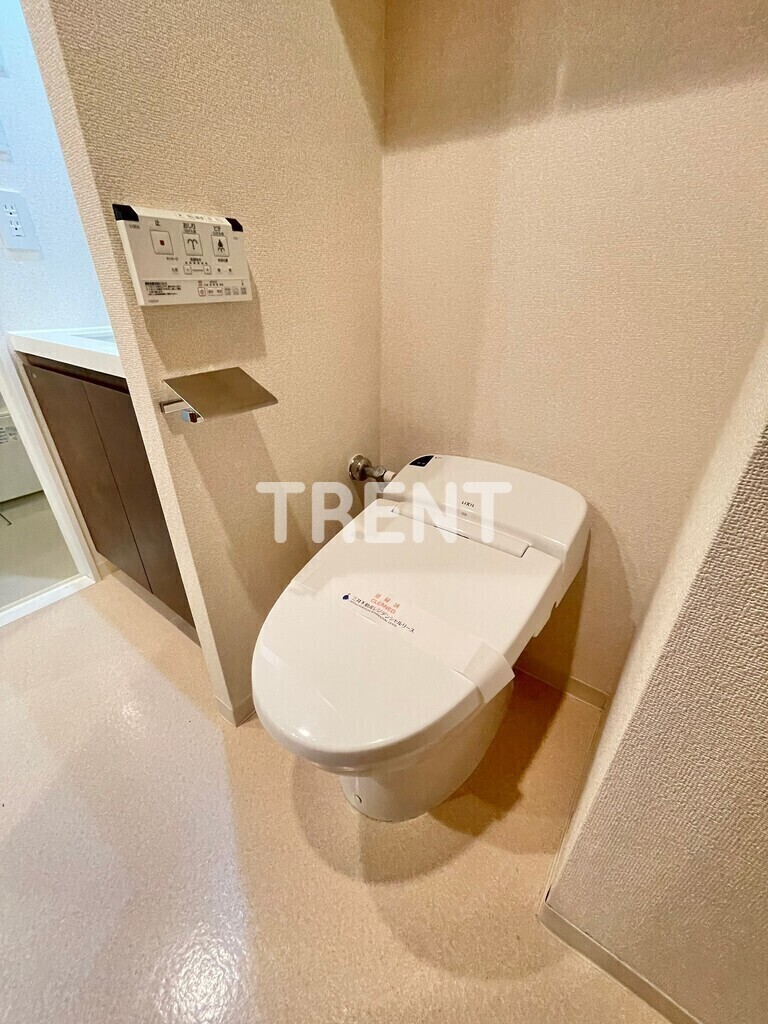 パークキューブ西新宿-702