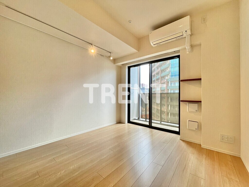 パークキューブ西新宿-702