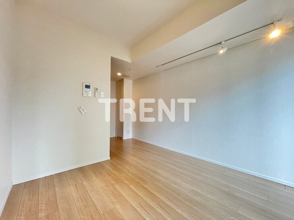 パークキューブ西新宿-702