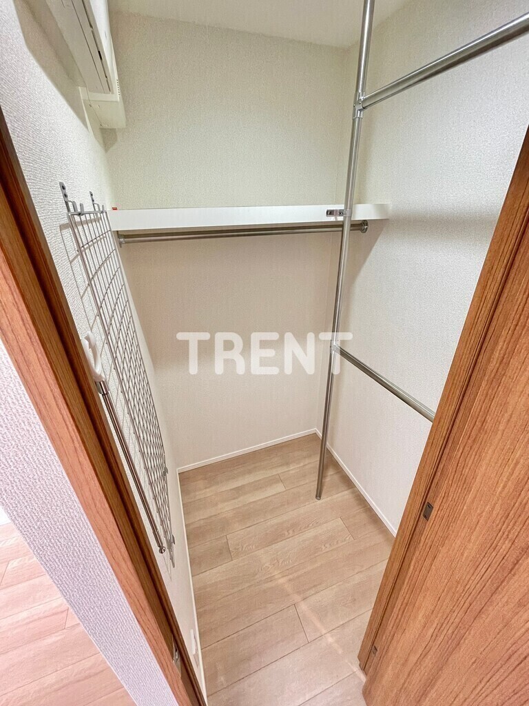 パークキューブ西新宿-702