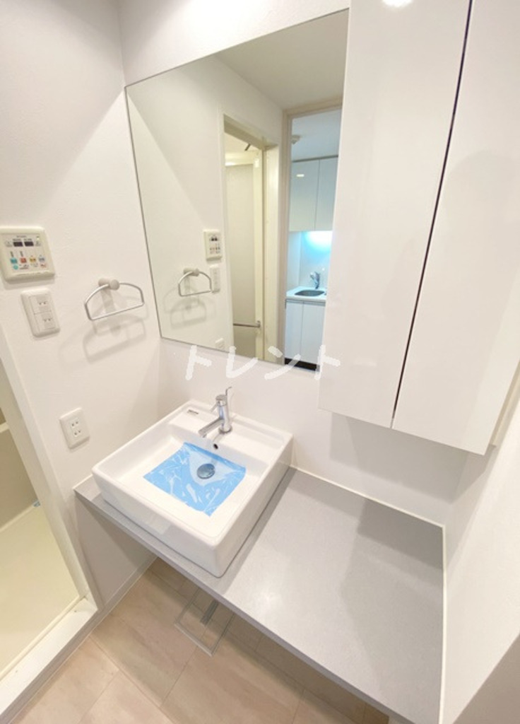 レジディア新宿イーストⅢ-902