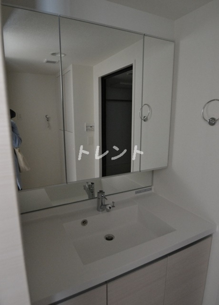 コンフォリア東新宿ステーションフロント-1004