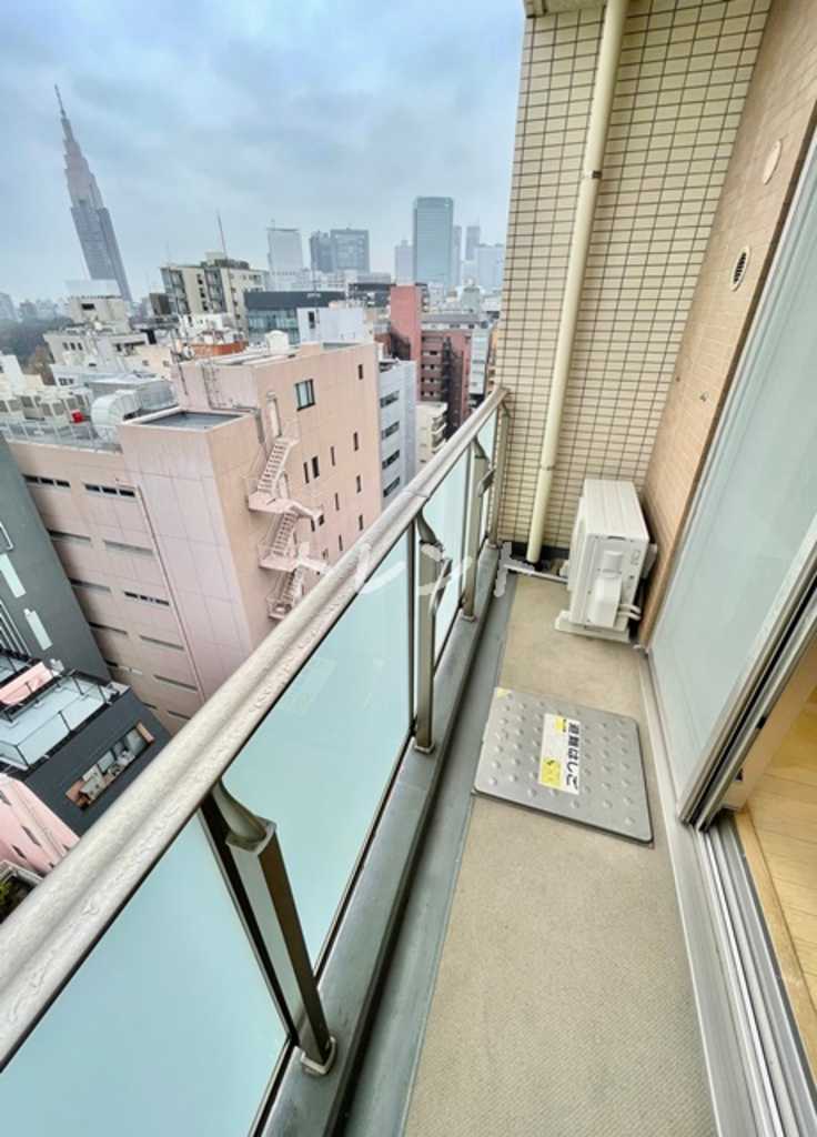 コンフォリア新宿御苑Ⅱ-701