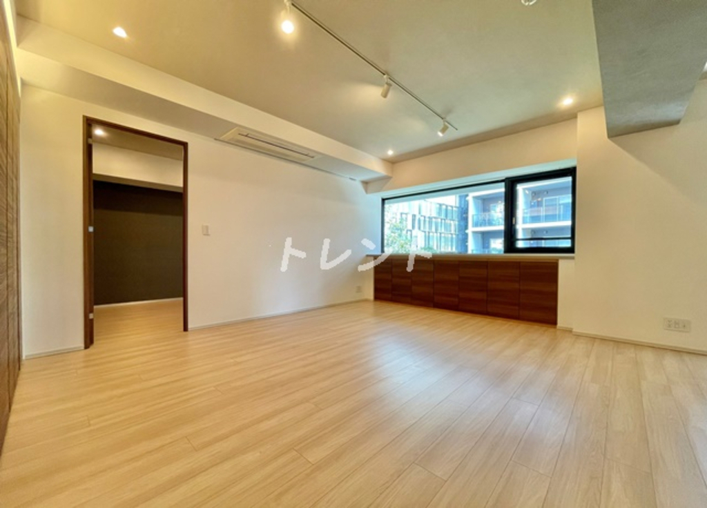 コンフォリア新宿イーストサイドタワーアネックス-A401