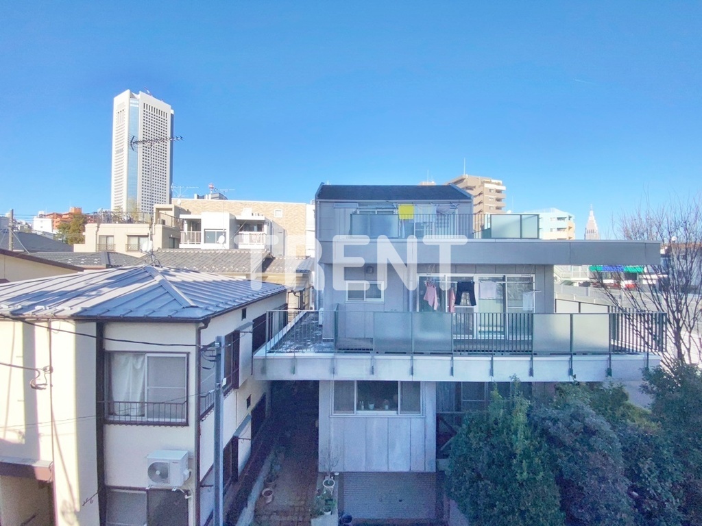 リヴシティ初台-303