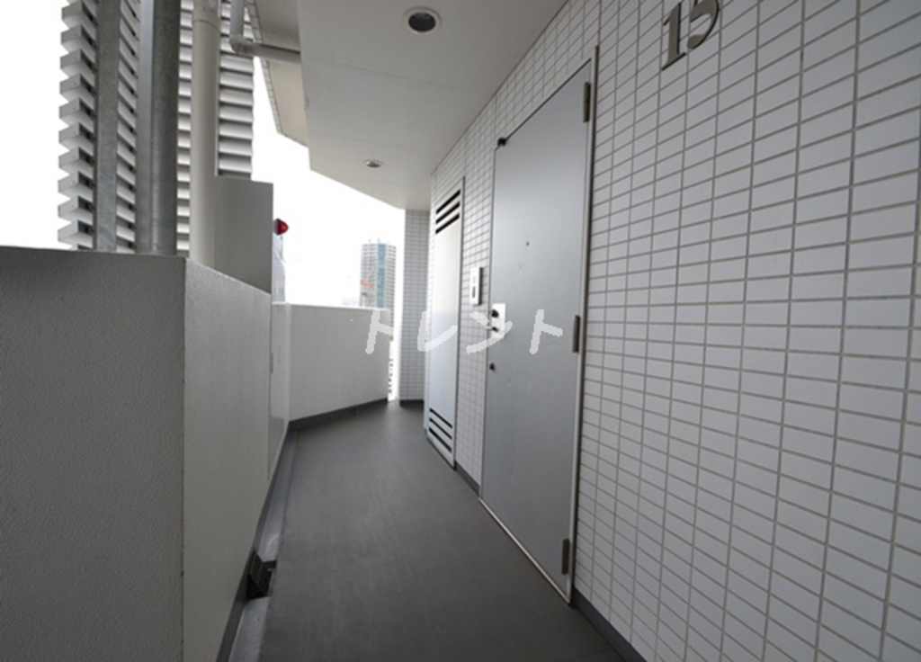 コンフォリア西新宿-302