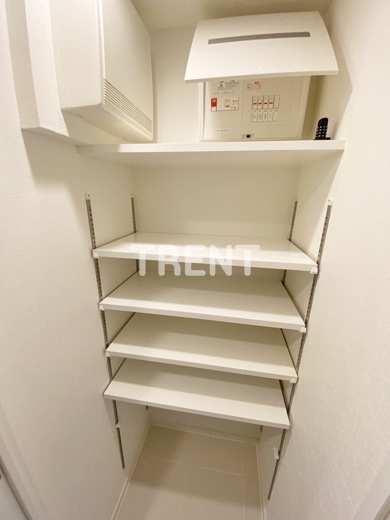 コンフォリア東新宿-811