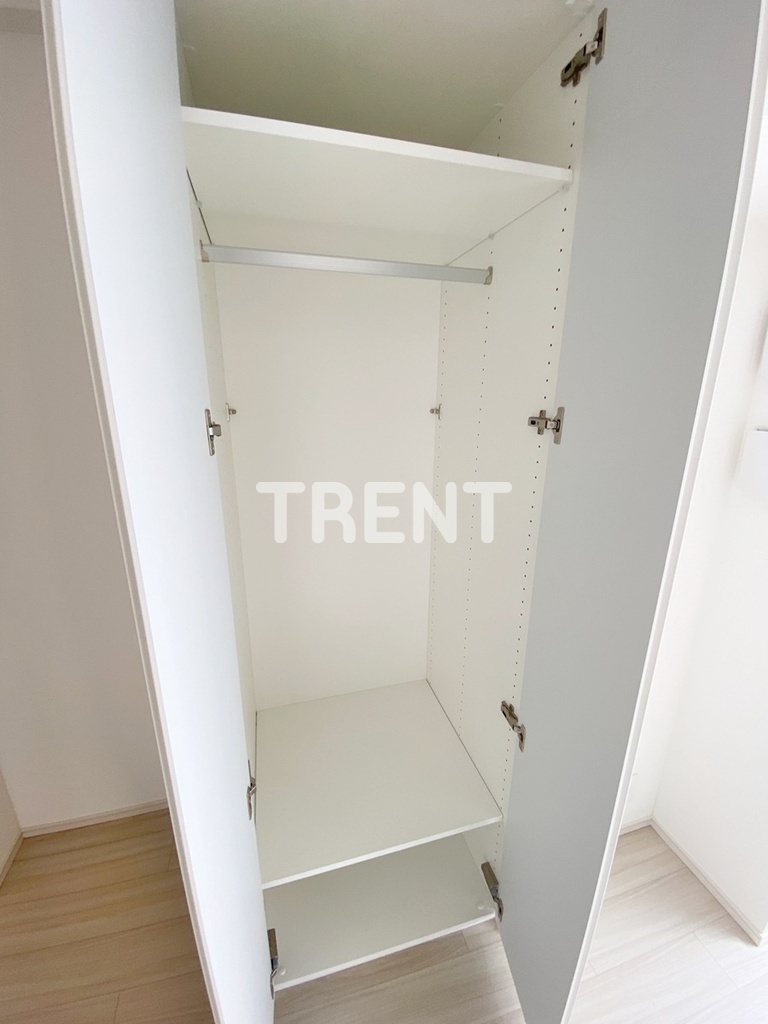 コンフォリア東新宿-811