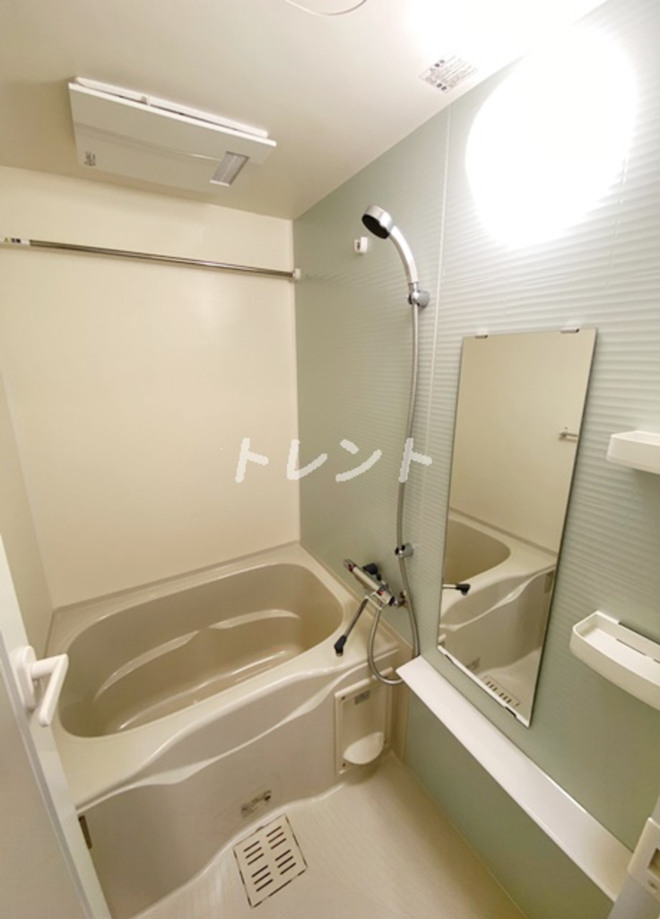 コンフォリア新宿-703