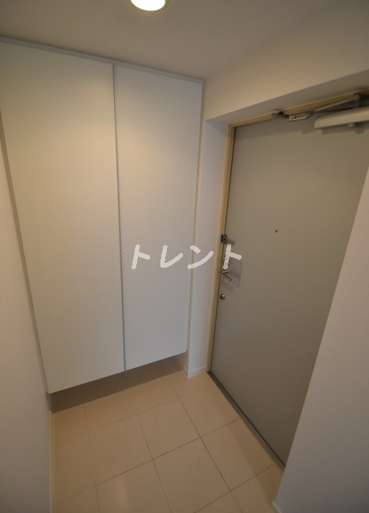 コンフォリア西新宿-601