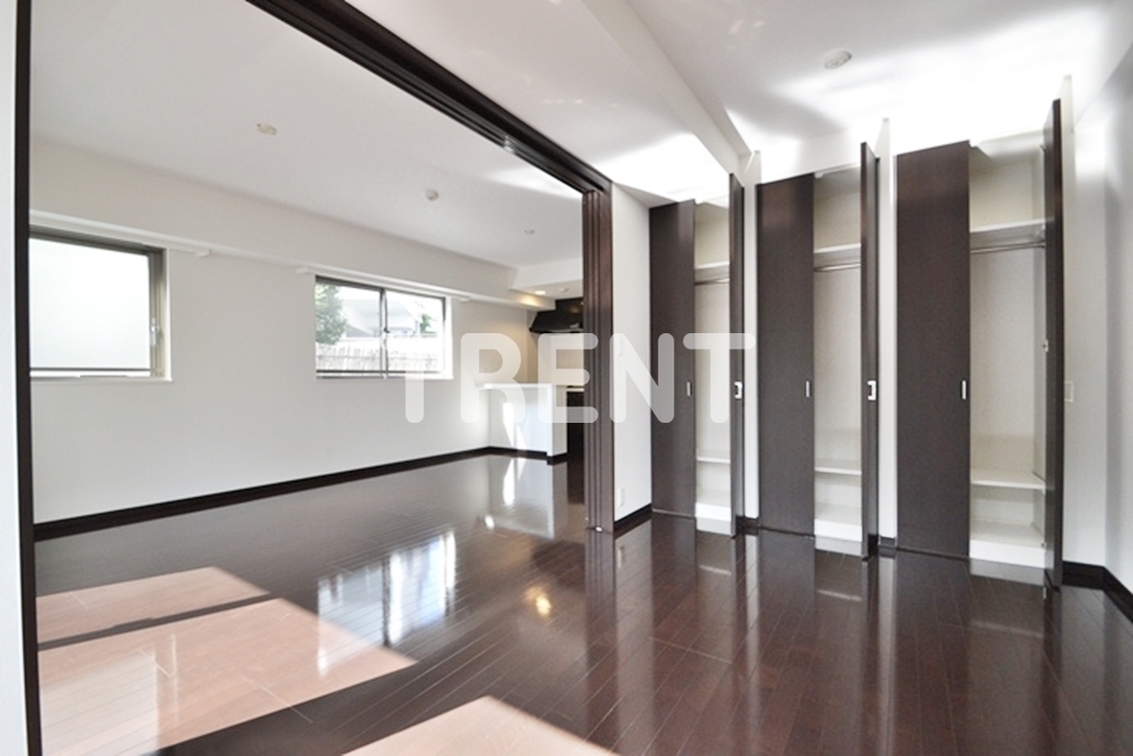 パークフラッツ市谷台町坂-205