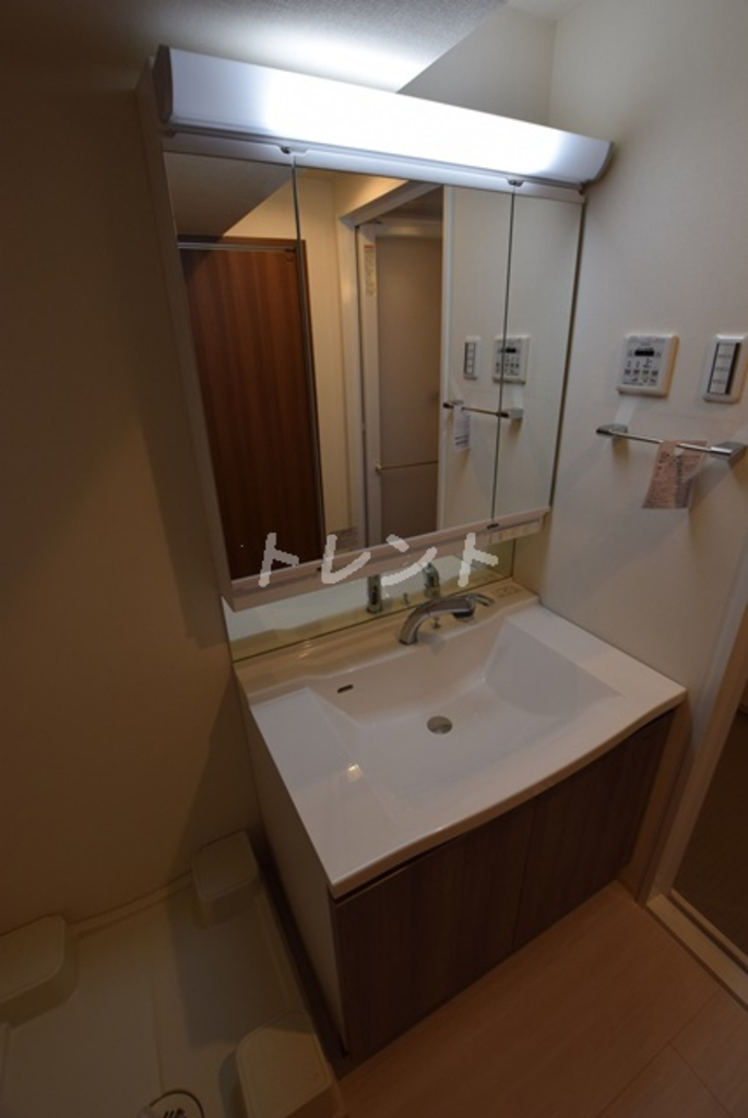 シルヴァーアウル-502