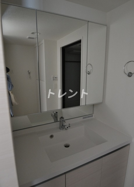 コンフォリア東新宿ステーションフロント-1103