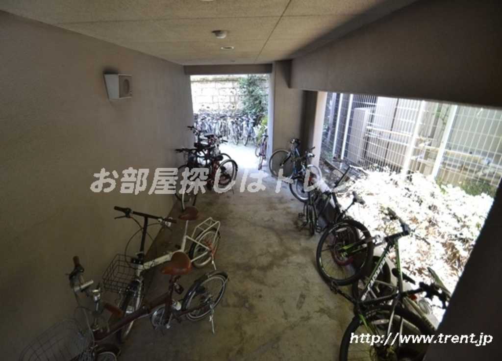 プレール代々木公園弐番館-302