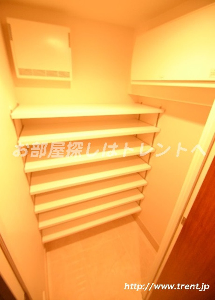 グランスイート四谷プレシア-205