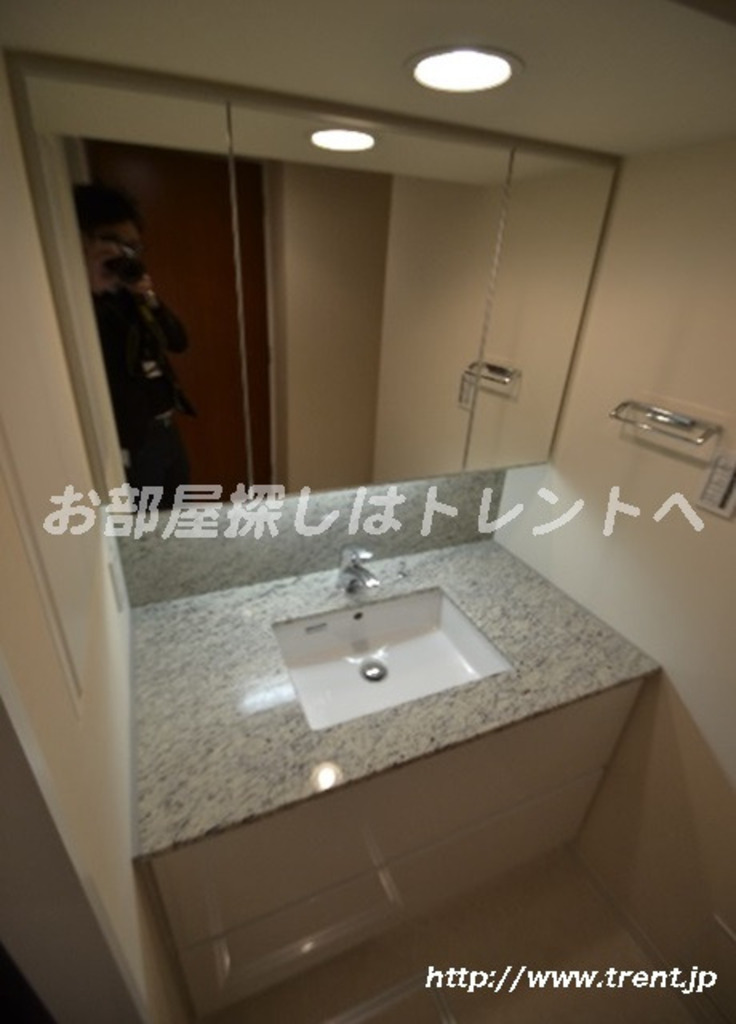 グランスイート四谷プレシア-205