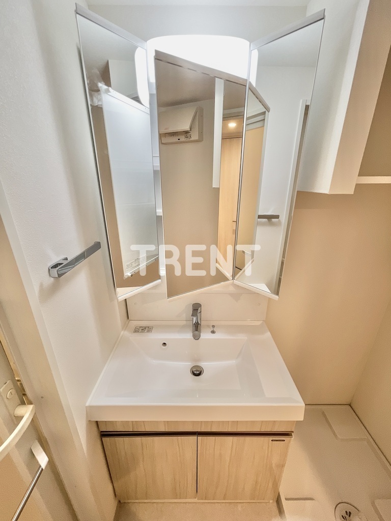 コンポジット渋谷本町-403