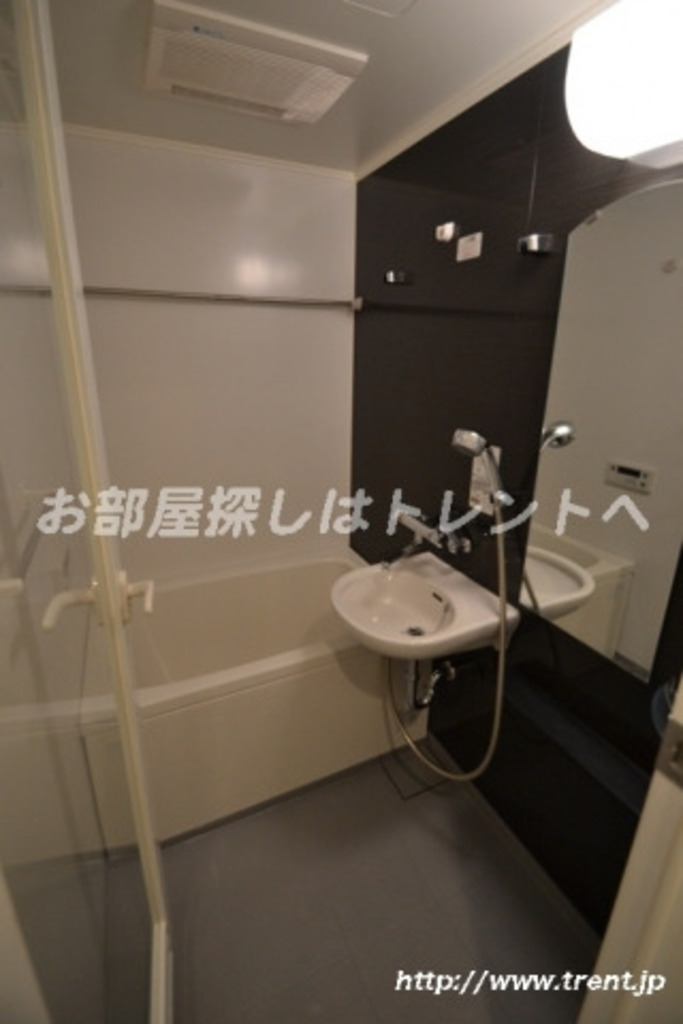 ラグジュアリーアパートメント中野坂上-602