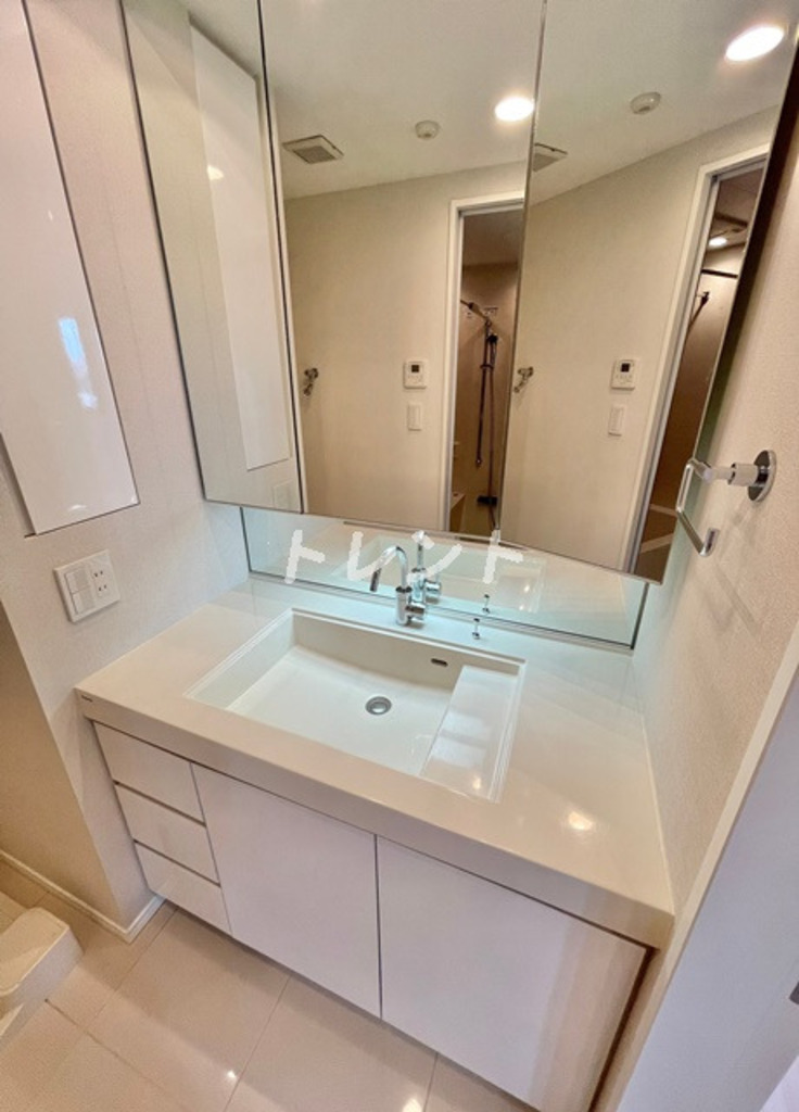 ミリアレジデンス中野坂上-301