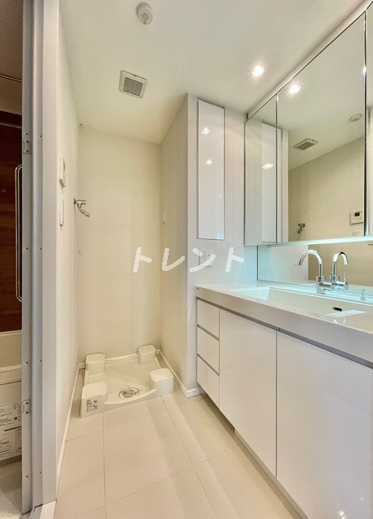 ミリアレジデンス中野坂上-301