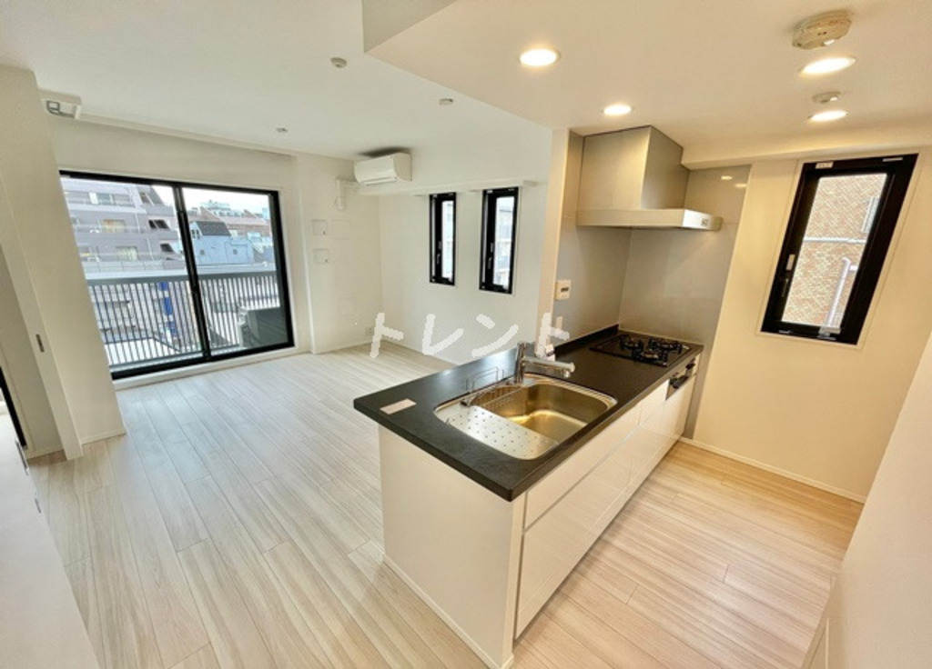 ミリアレジデンス中野坂上-301