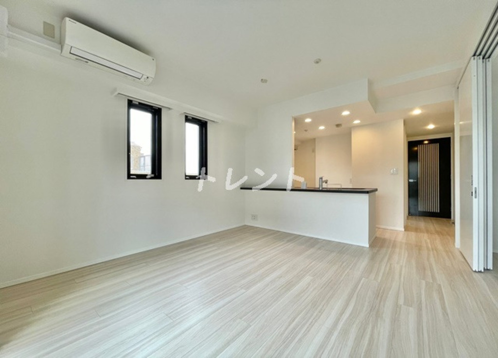 ミリアレジデンス中野坂上-301