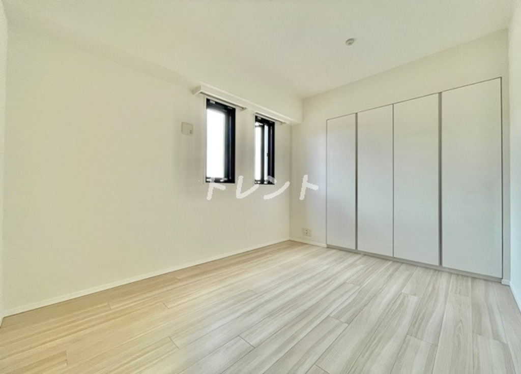 ミリアレジデンス中野坂上-301