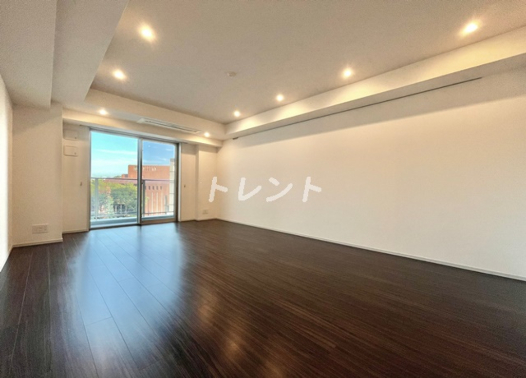 コンフォリア新宿イーストサイドタワー-825