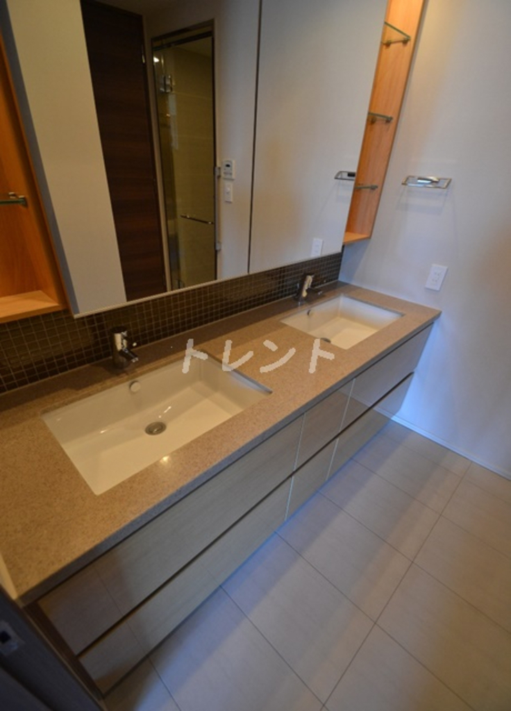 コンフォリア新宿イーストサイドタワー-513