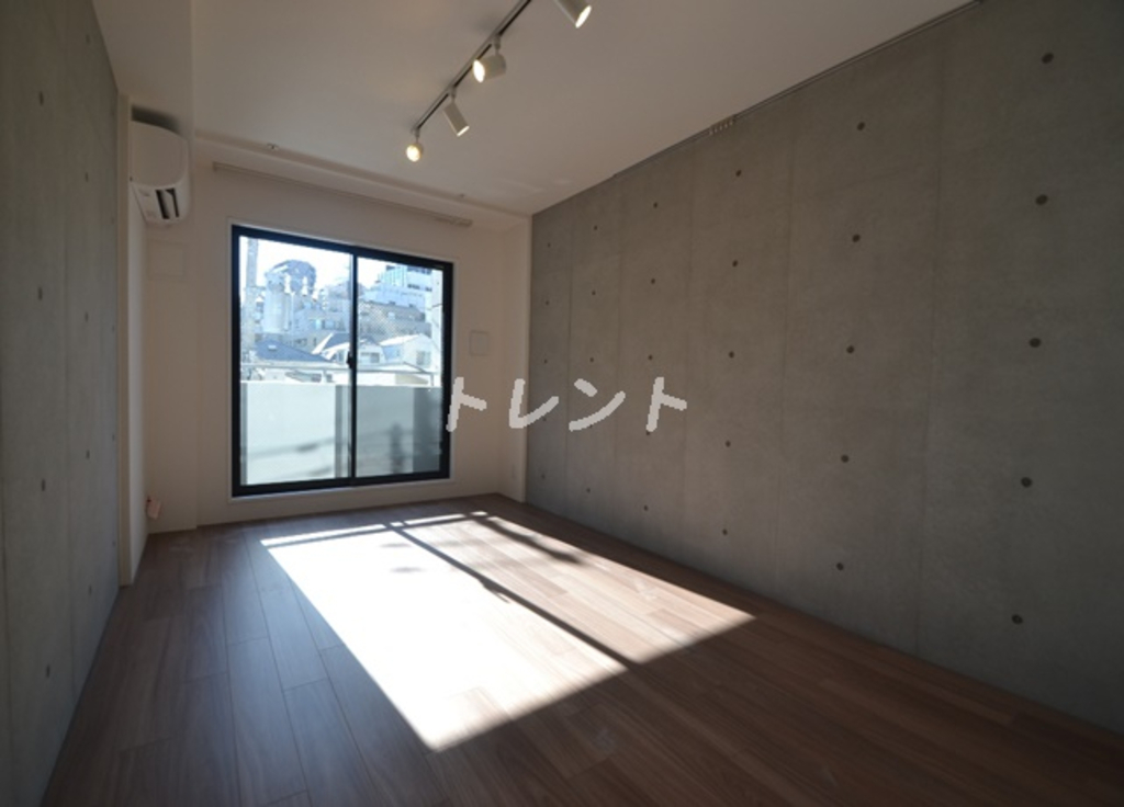 ラクラス四谷三丁目-102