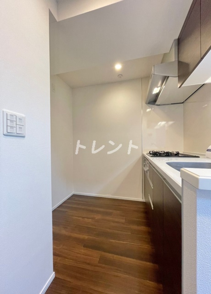 コンフォリア東新宿ステーションフロント-711