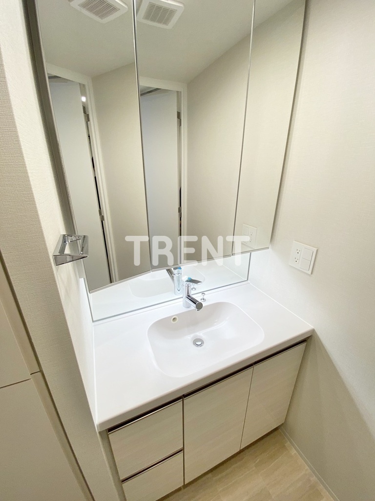 コンフォリア東新宿-803