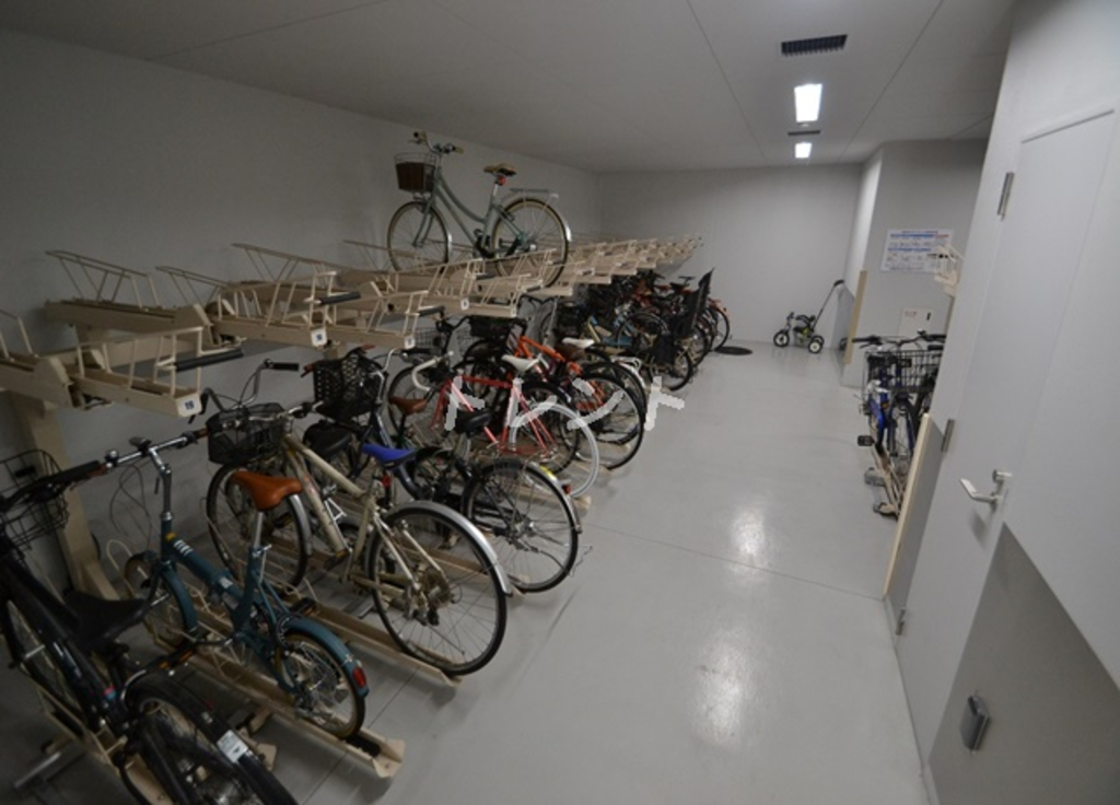 メゾンカルム市谷仲之町-302