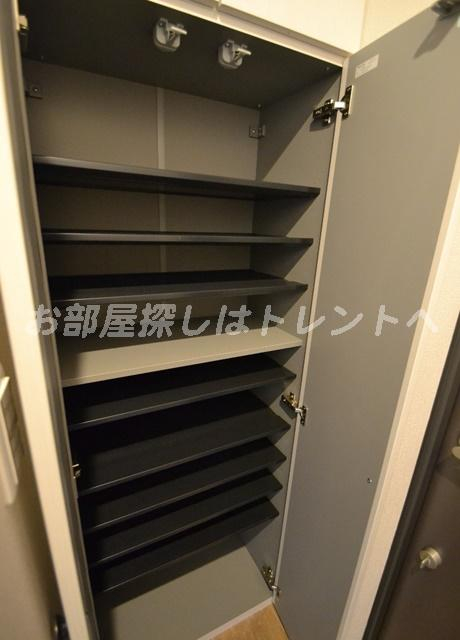アンファミーユ-303