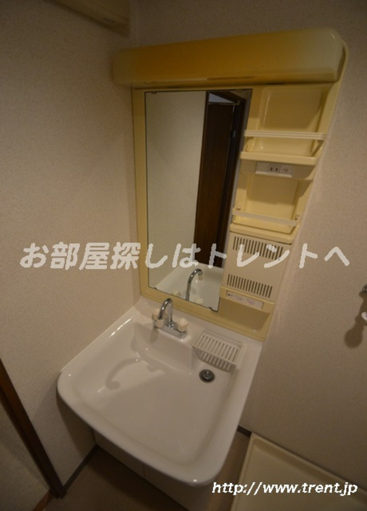 ヒルズ三栄町-103