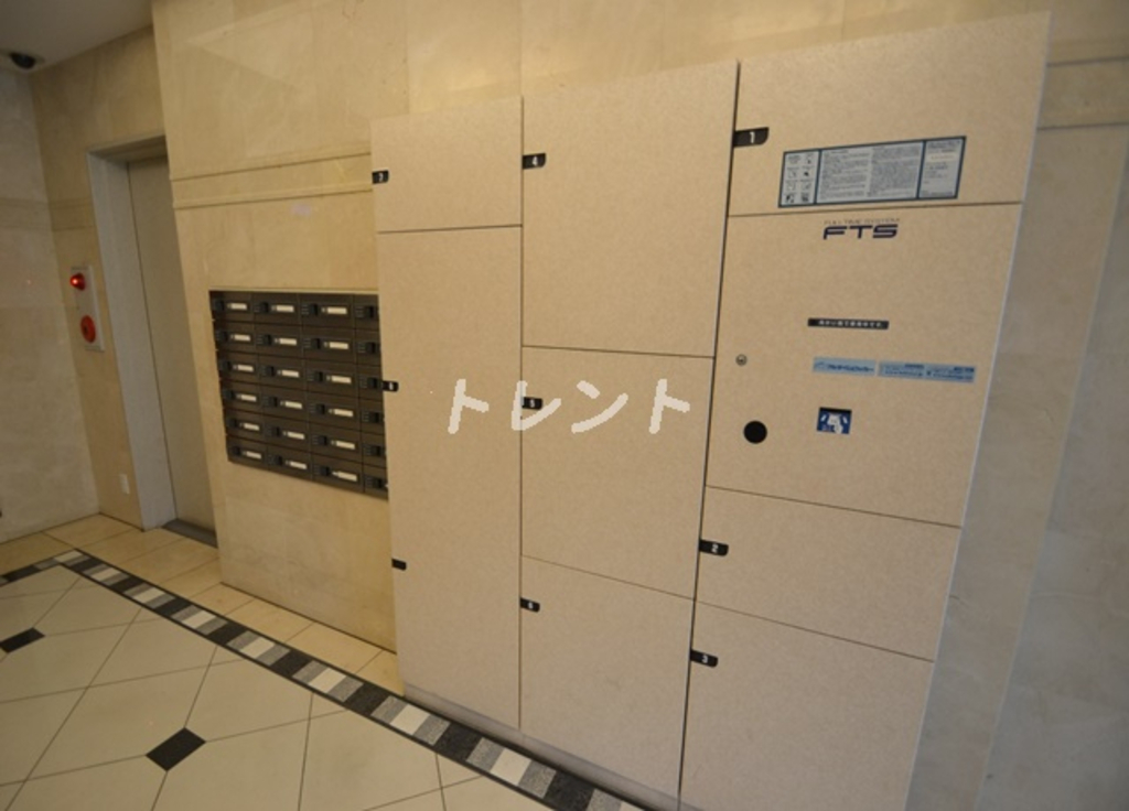 パイン新宿-301