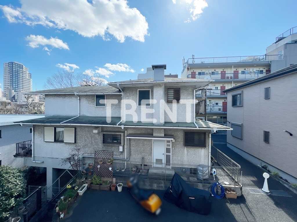 メゾンジャルダン本館-304