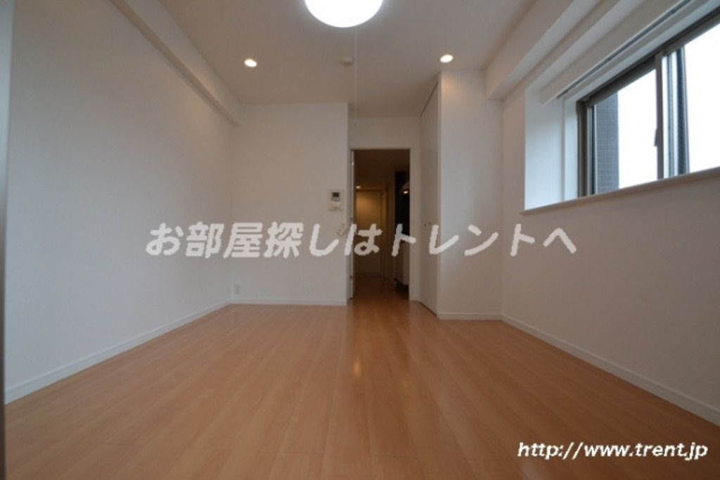 ラグジュアリーアパートメント中野坂上-301