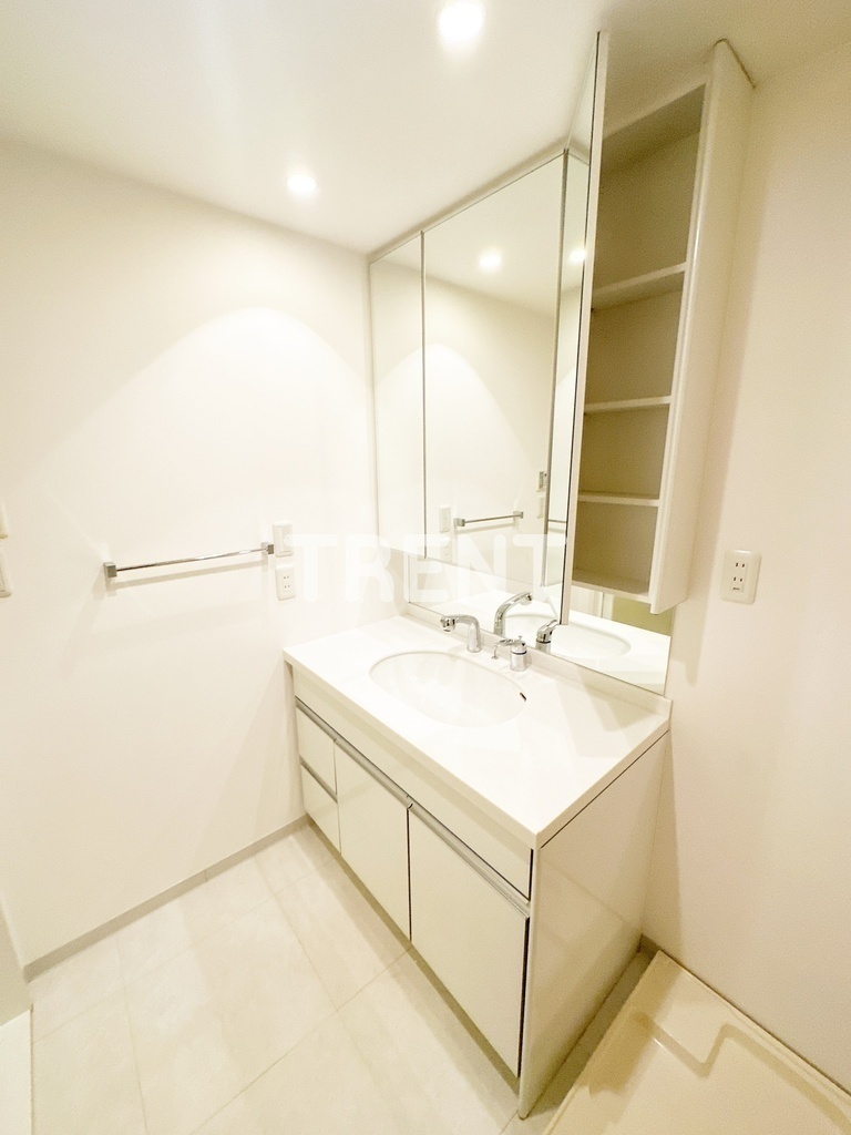 コンフォリア神田神保町-1201