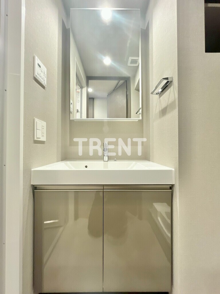 プラウドフラット四谷三丁目-1006